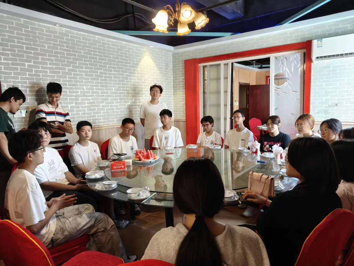 组织部成员交流活动现场